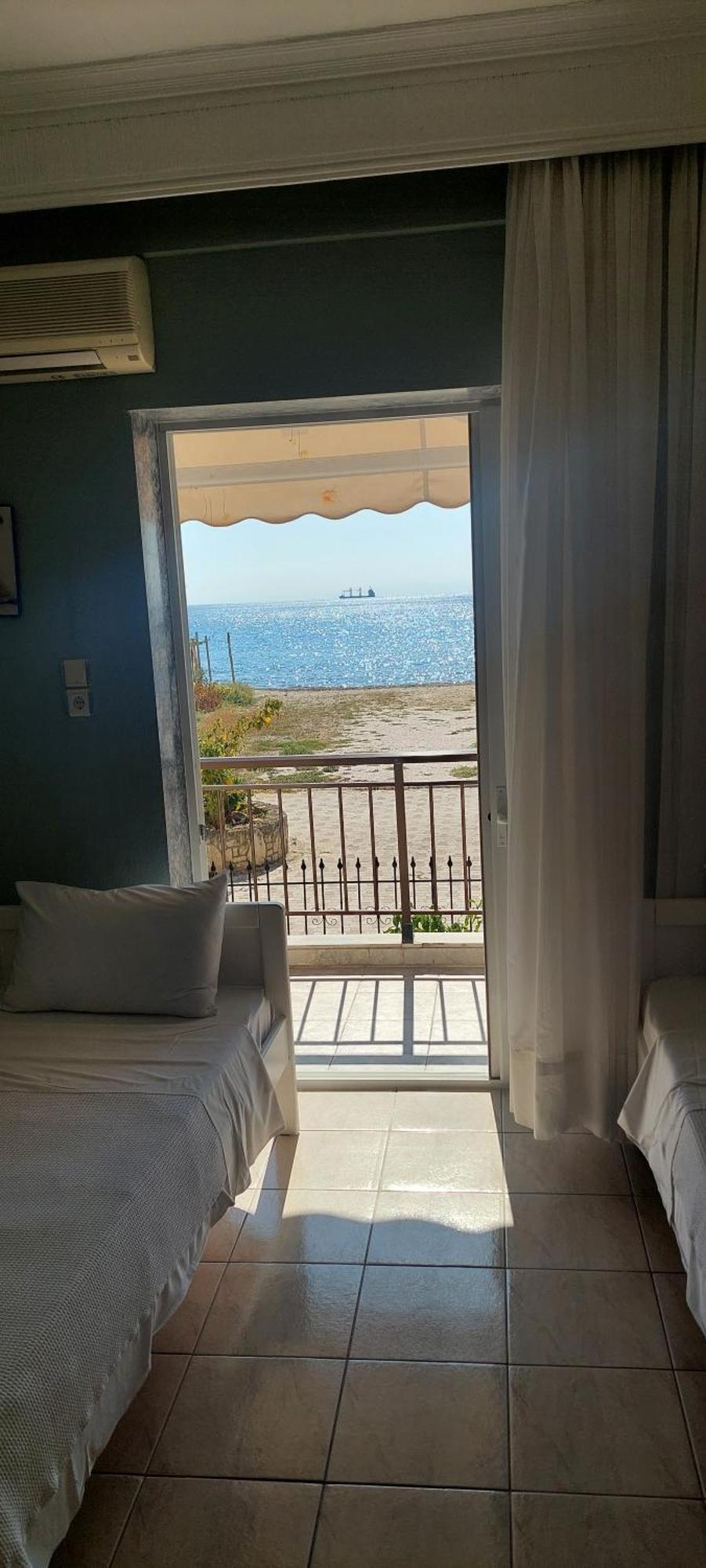 Seaside Studios Paralia Dionisiou Eksteriør billede