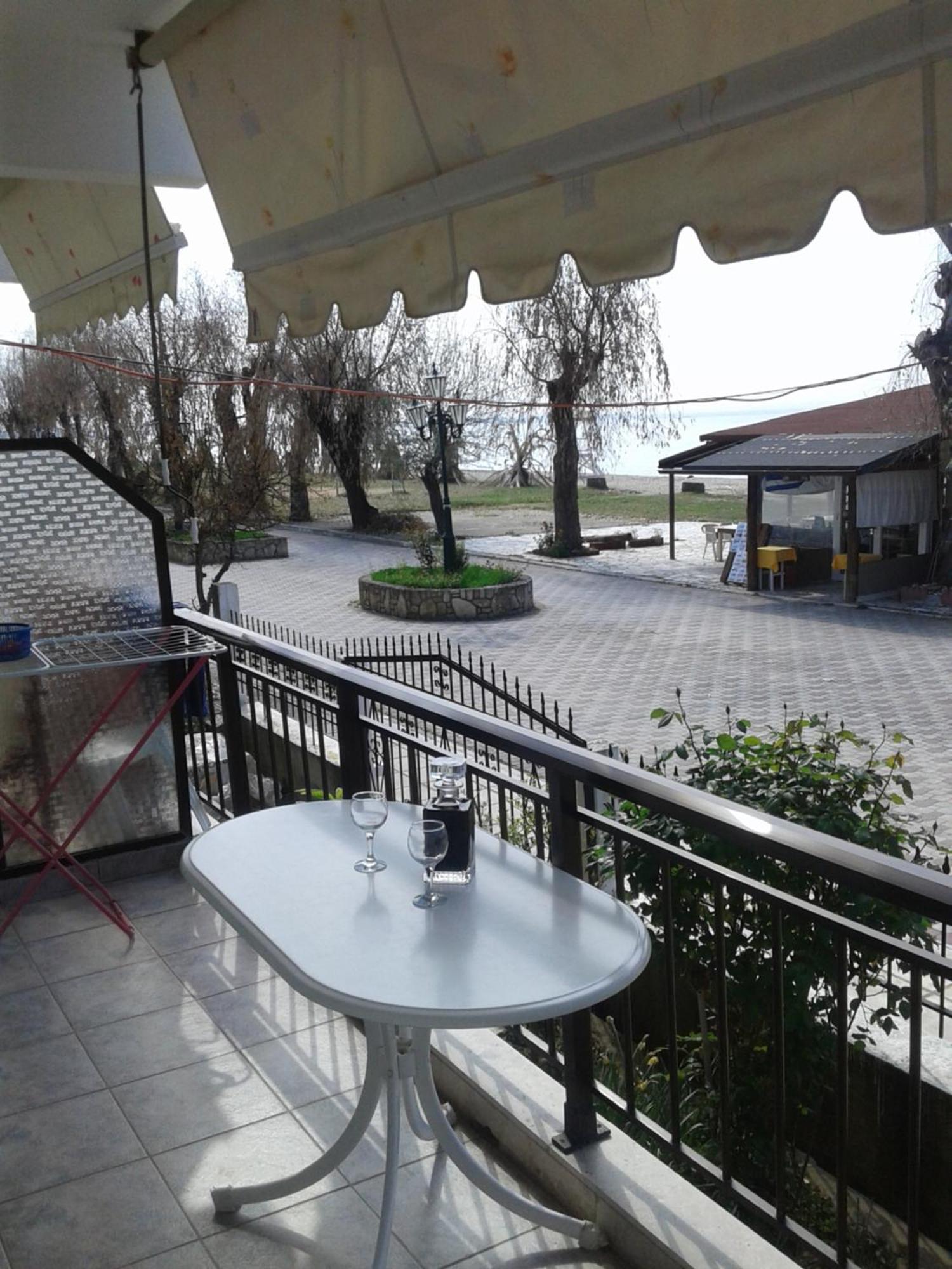 Seaside Studios Paralia Dionisiou Eksteriør billede