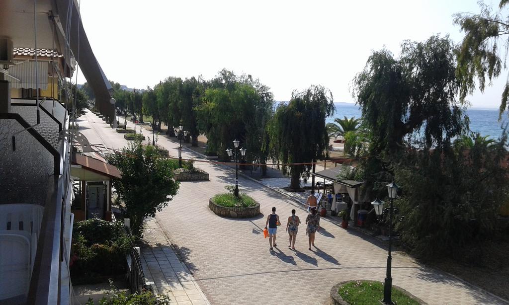 Seaside Studios Paralia Dionisiou Eksteriør billede